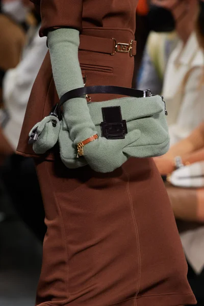 Look 76